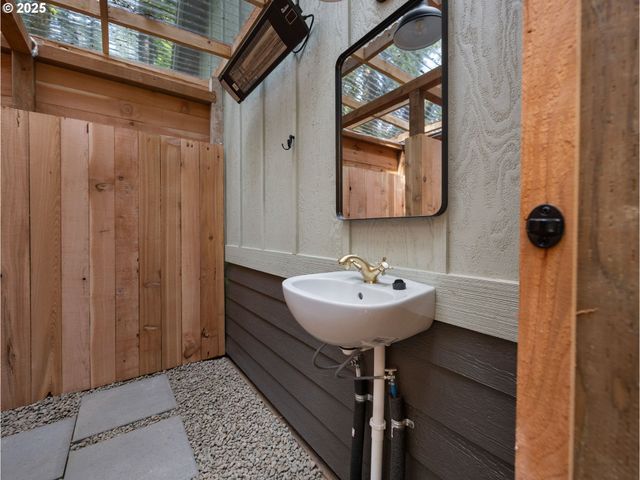 23375 E ADEL Ave, Brightwood, OR 97011