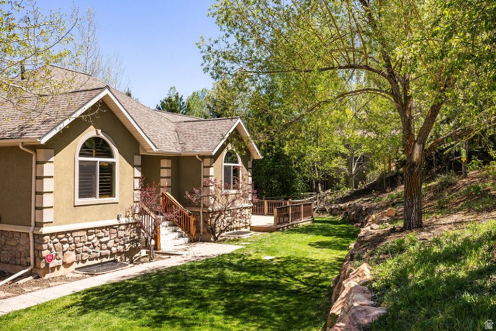 Image 37 of property listing at 7474 SUSANS CIR, Park City, UT 84098
