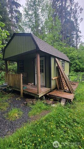 19807 Canyon Drive, Granite Falls, WA 98252