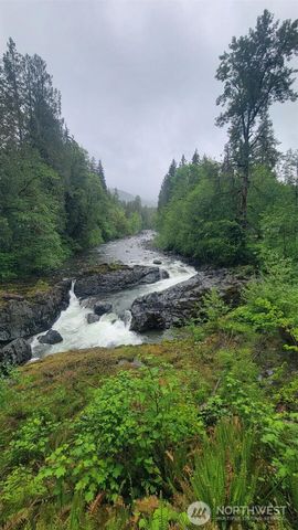 19807 Canyon Drive, Granite Falls, WA 98252