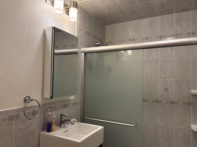 73 Walnut Street 6, Newton, MA 02460