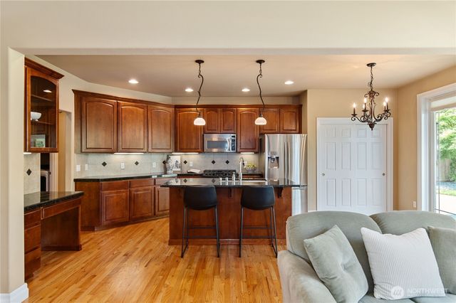 17112 136th Avenue Ct E, Puyallup, WA 98374