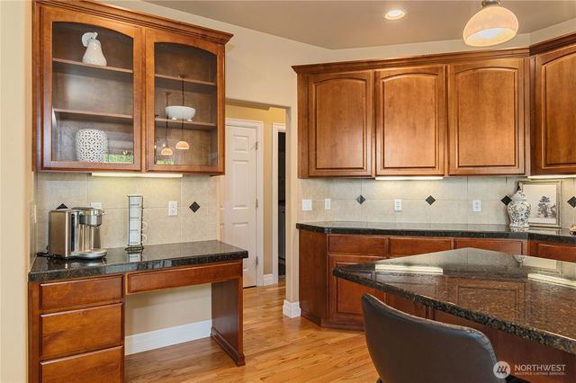 17112 136th Avenue Ct E, Puyallup, WA 98374
