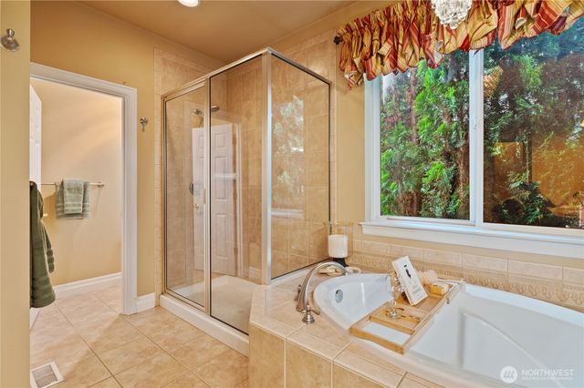 17112 136th Avenue Ct E, Puyallup, WA 98374