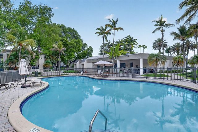 7917 SW 104th St 201F, Miami, FL 33156