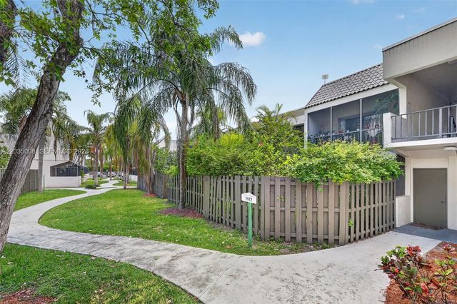 7917 SW 104th St 201F, Miami, FL 33156