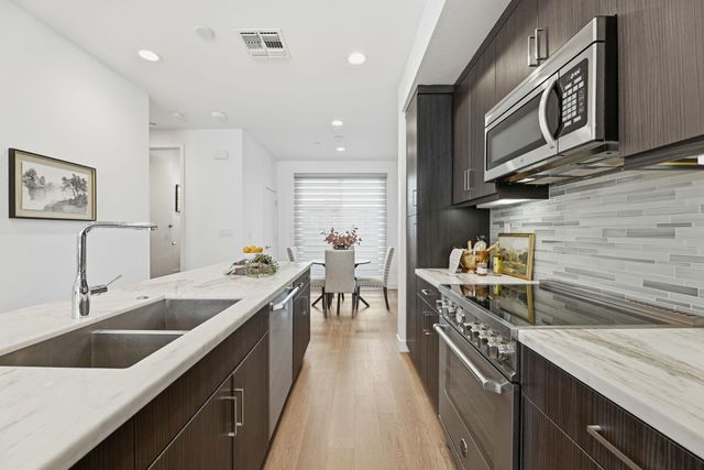 931 Edy Ln, Oakland, CA 94607