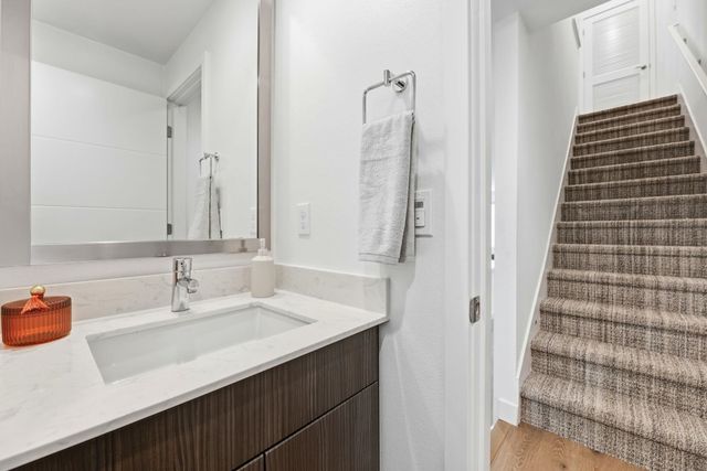 931 Edy Ln, Oakland, CA 94607