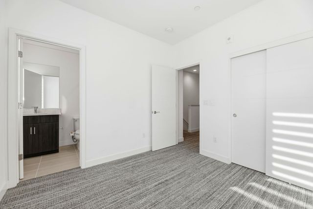 931 Edy Ln, Oakland, CA 94607