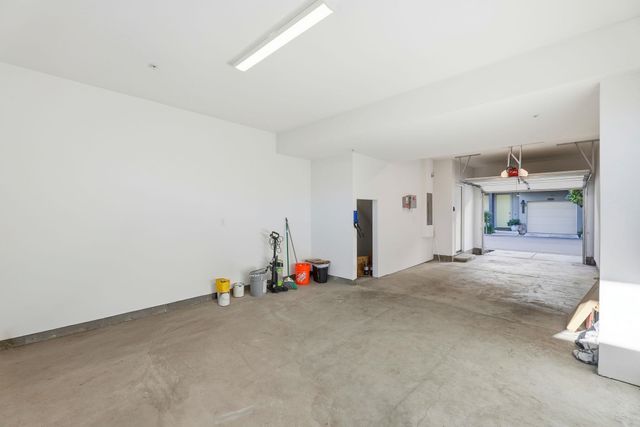 931 Edy Ln, Oakland, CA 94607