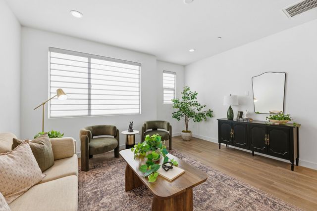 931 Edy Ln, Oakland, CA 94607