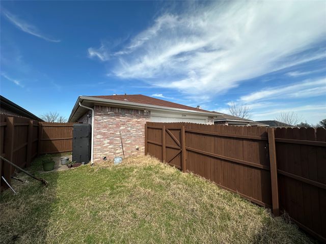 2104 Kirkwood Street, Mesquite, TX 75149