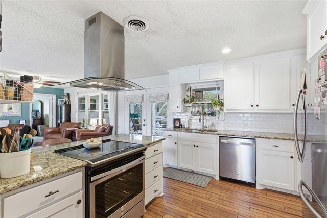 1218 Warden Street, Benbrook, TX 76126