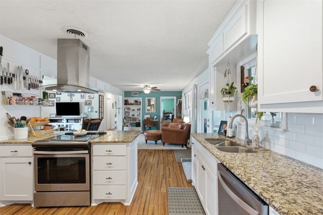 1218 Warden Street, Benbrook, TX 76126