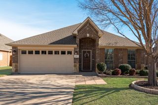 8317 Macgregor Drive, Arlington, TX 76002
