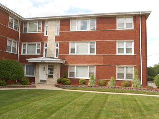 8000 S PULASKI Road 301, Chicago, IL 60652