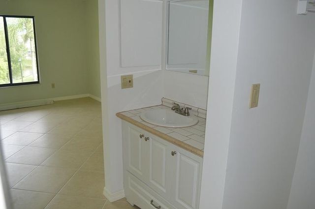 2283 NW 22nd Avenue 104, Stuart, FL 34994