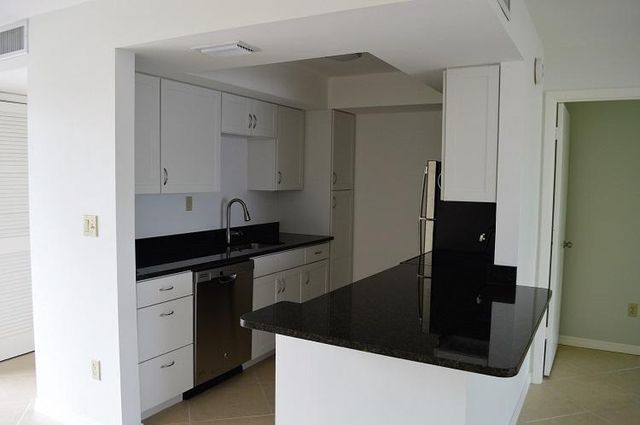 2283 NW 22nd Avenue 104, Stuart, FL 34994