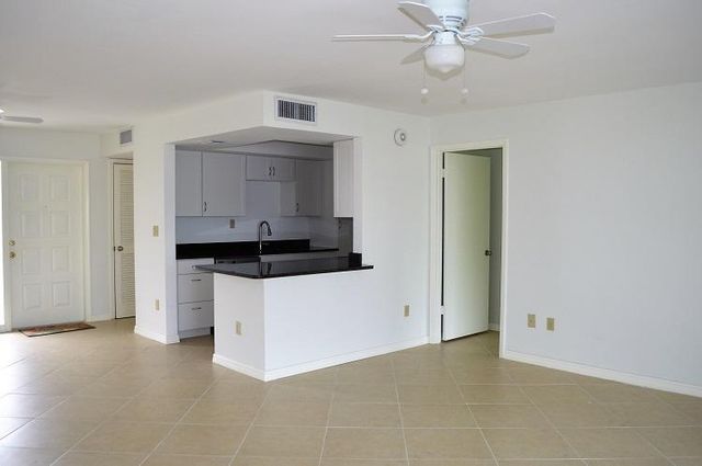 2283 NW 22nd Avenue 104, Stuart, FL 34994