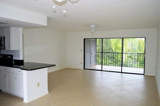 2283 NW 22nd Avenue 104, Stuart, FL 34994