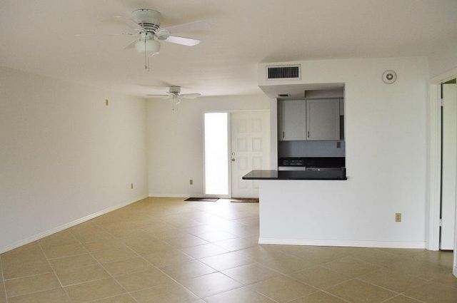 2283 NW 22nd Avenue 104, Stuart, FL 34994
