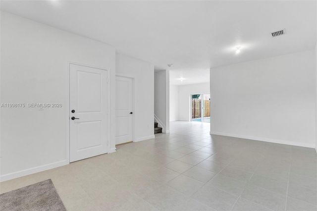 11925 NW 46th St, Coral Springs, FL 33076