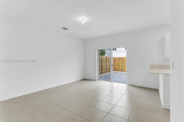 11925 NW 46th St, Coral Springs, FL 33076