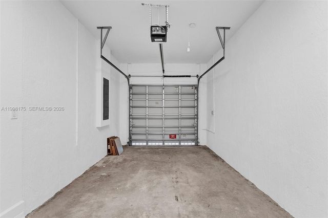 11925 NW 46th St, Coral Springs, FL 33076