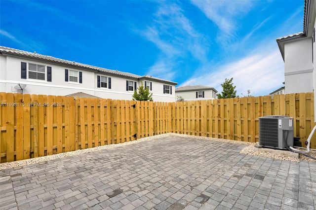 11925 NW 46th St, Coral Springs, FL 33076