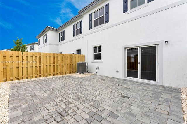 11925 NW 46th St, Coral Springs, FL 33076