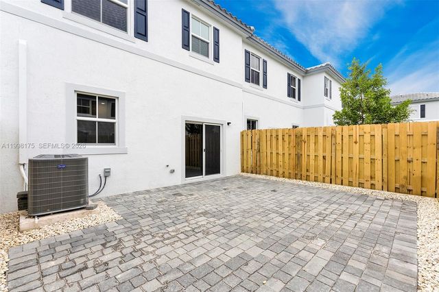 11925 NW 46th St, Coral Springs, FL 33076