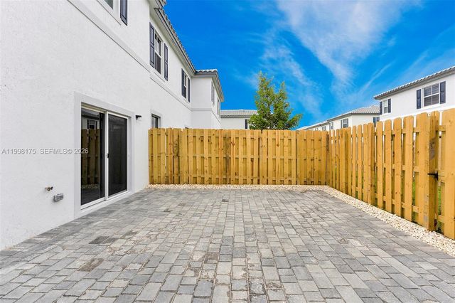 11925 NW 46th St, Coral Springs, FL 33076