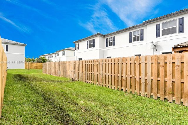 11925 NW 46th St, Coral Springs, FL 33076