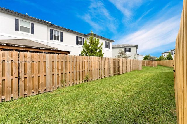 11925 NW 46th St, Coral Springs, FL 33076