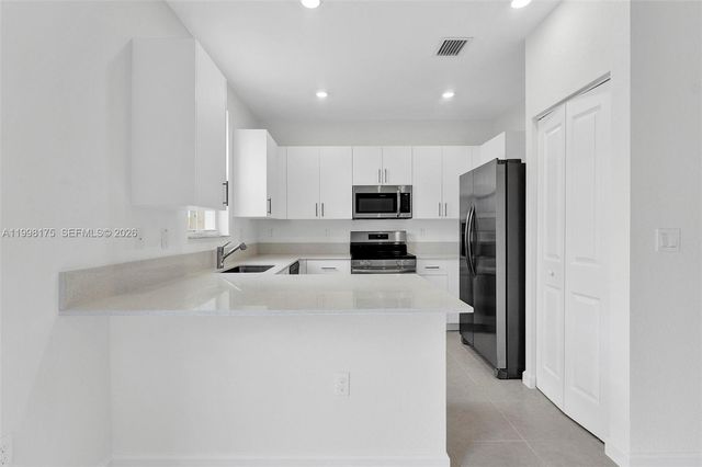 11925 NW 46th St, Coral Springs, FL 33076