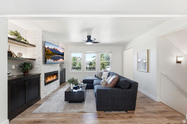 2744 E WOODHAMPTON CIR, Sandy, UT 84092