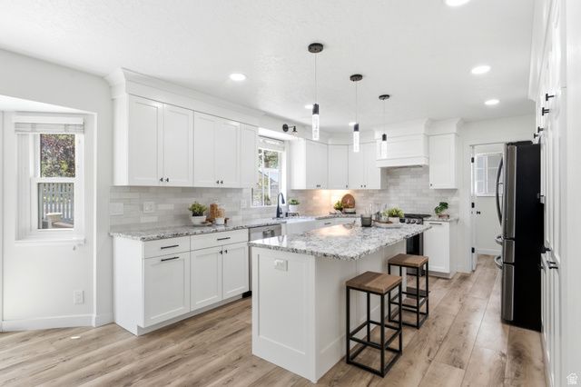 2744 E WOODHAMPTON CIR, Sandy, UT 84092