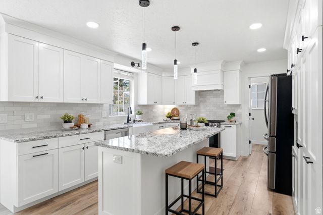 2744 E WOODHAMPTON CIR, Sandy, UT 84092