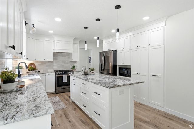 2744 E WOODHAMPTON CIR, Sandy, UT 84092