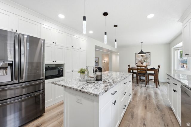 2744 E WOODHAMPTON CIR, Sandy, UT 84092