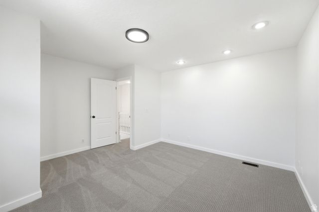 2744 E WOODHAMPTON CIR, Sandy, UT 84092