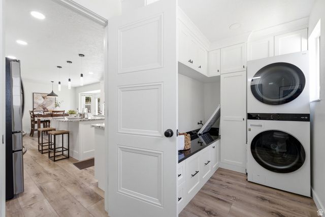 2744 E WOODHAMPTON CIR, Sandy, UT 84092