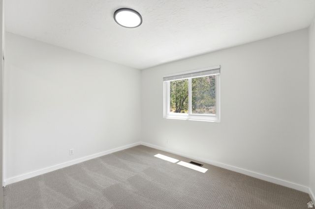 2744 E WOODHAMPTON CIR, Sandy, UT 84092