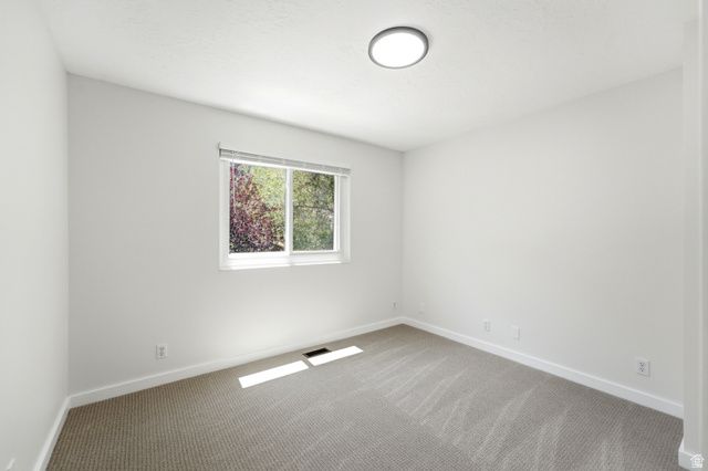 2744 E WOODHAMPTON CIR, Sandy, UT 84092