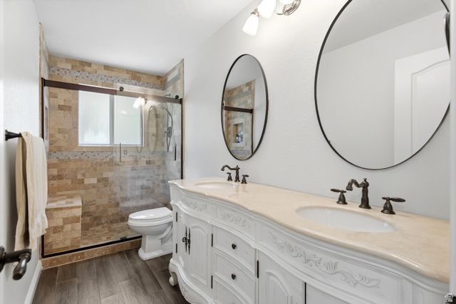 2744 E WOODHAMPTON CIR, Sandy, UT 84092