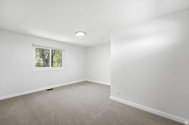 2744 E WOODHAMPTON CIR, Sandy, UT 84092