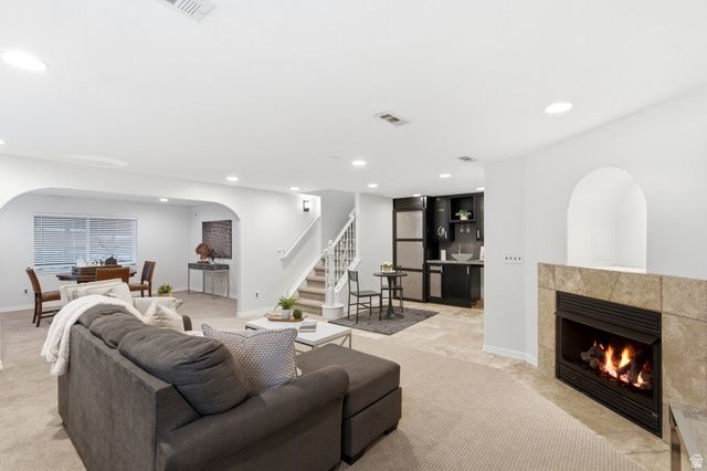 2744 E WOODHAMPTON CIR, Sandy, UT 84092