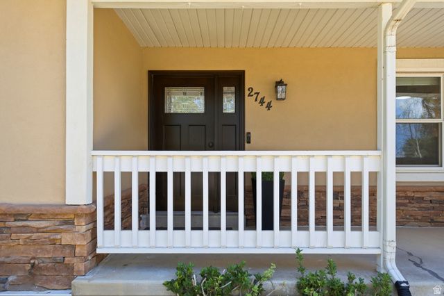2744 E WOODHAMPTON CIR, Sandy, UT 84092