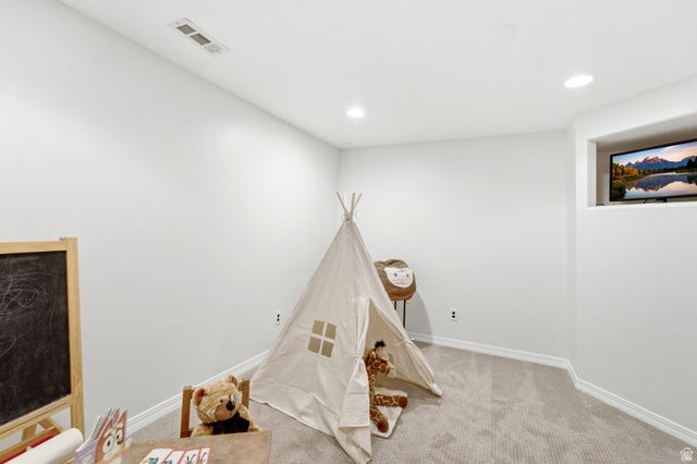 2744 E WOODHAMPTON CIR, Sandy, UT 84092