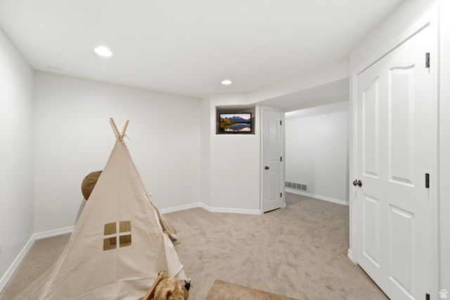 2744 E WOODHAMPTON CIR, Sandy, UT 84092